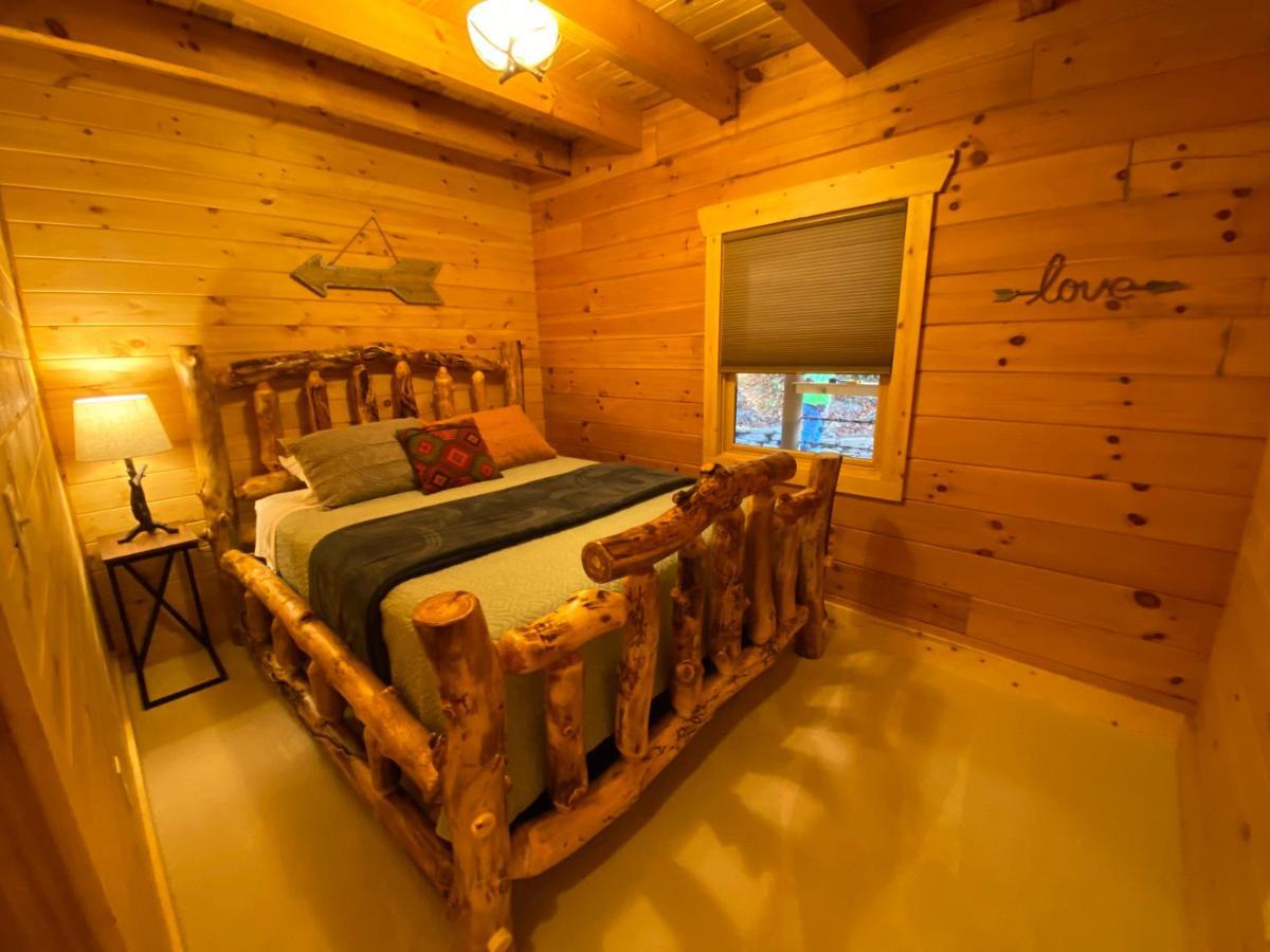 Pine Creek Cabins & Camping Resort South Bloomingville Exteriör bild