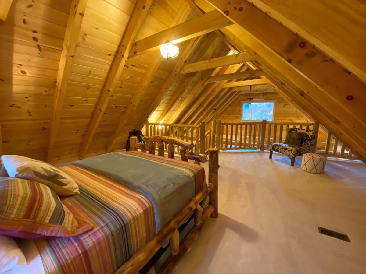 Pine Creek Cabins & Camping Resort South Bloomingville Exteriör bild