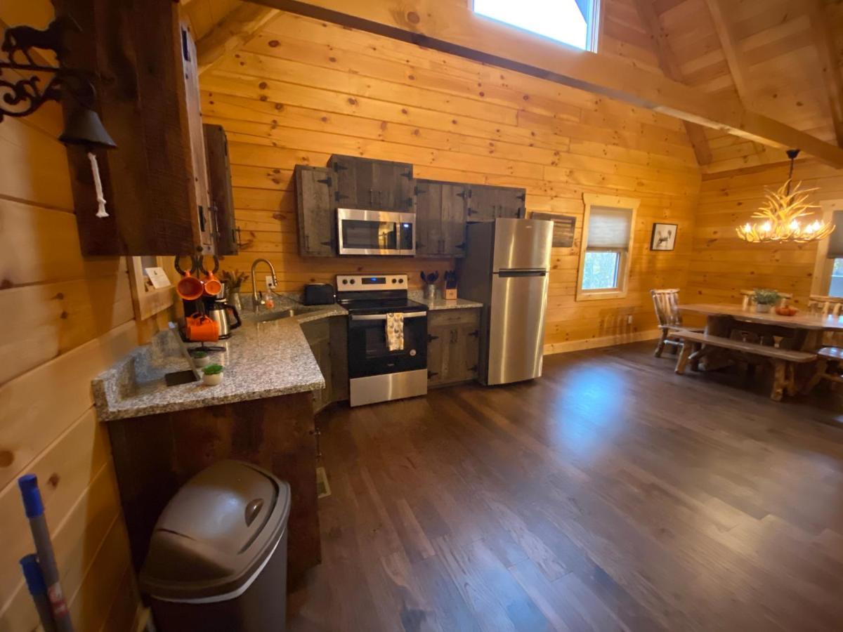 Pine Creek Cabins & Camping Resort South Bloomingville Exteriör bild