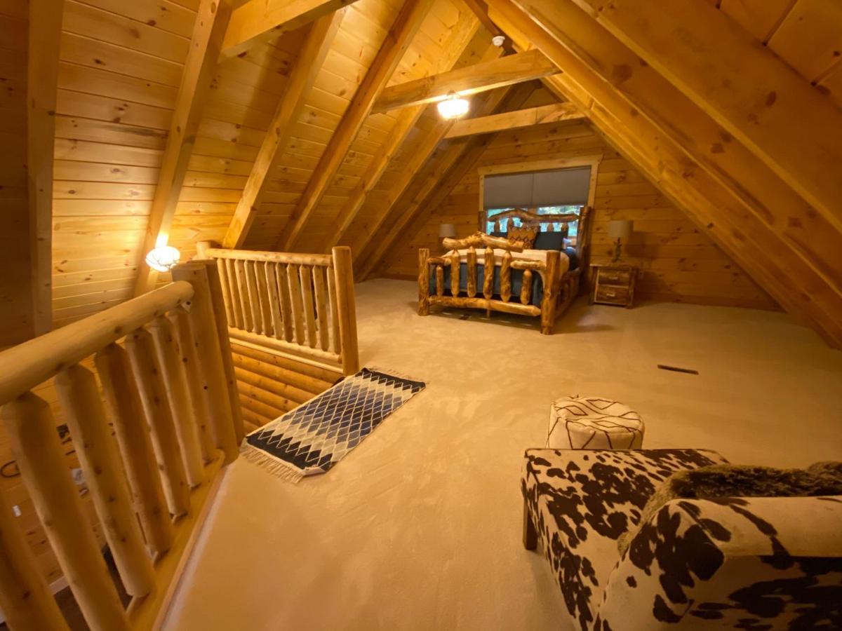 Pine Creek Cabins & Camping Resort South Bloomingville Exteriör bild