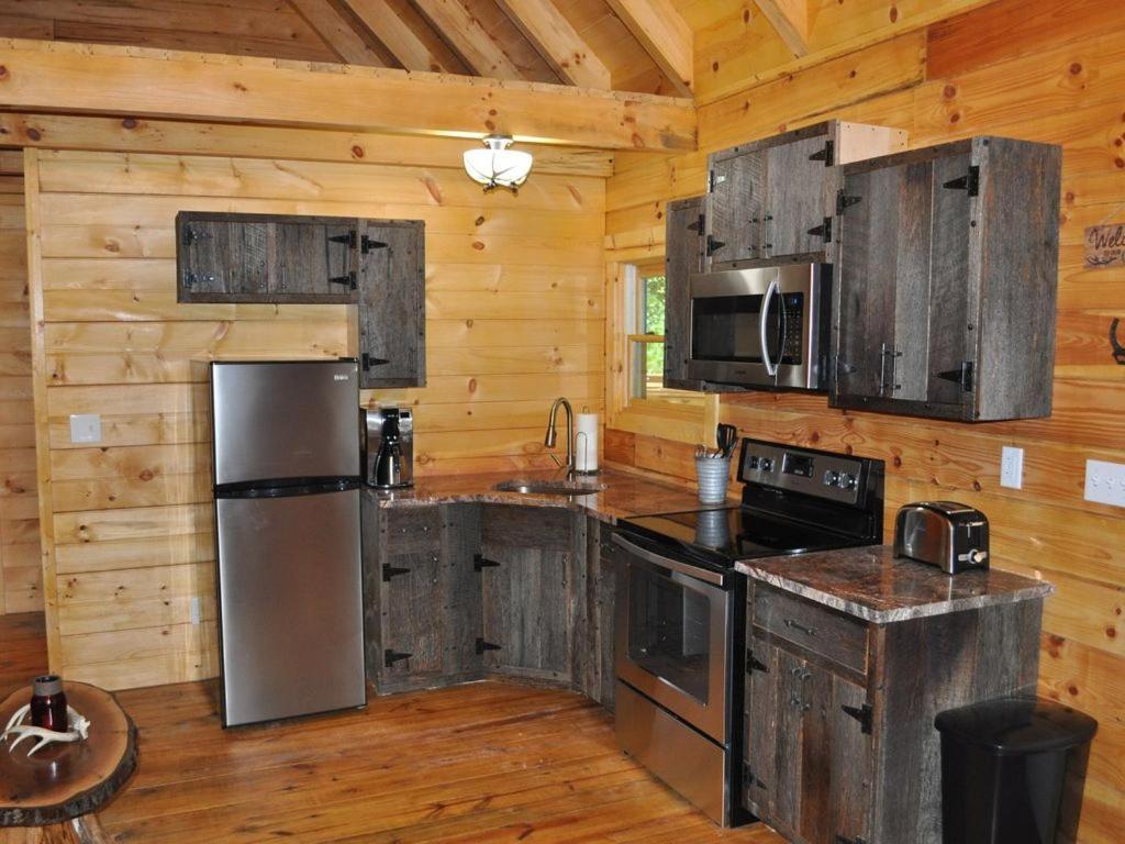 Pine Creek Cabins & Camping Resort South Bloomingville Exteriör bild