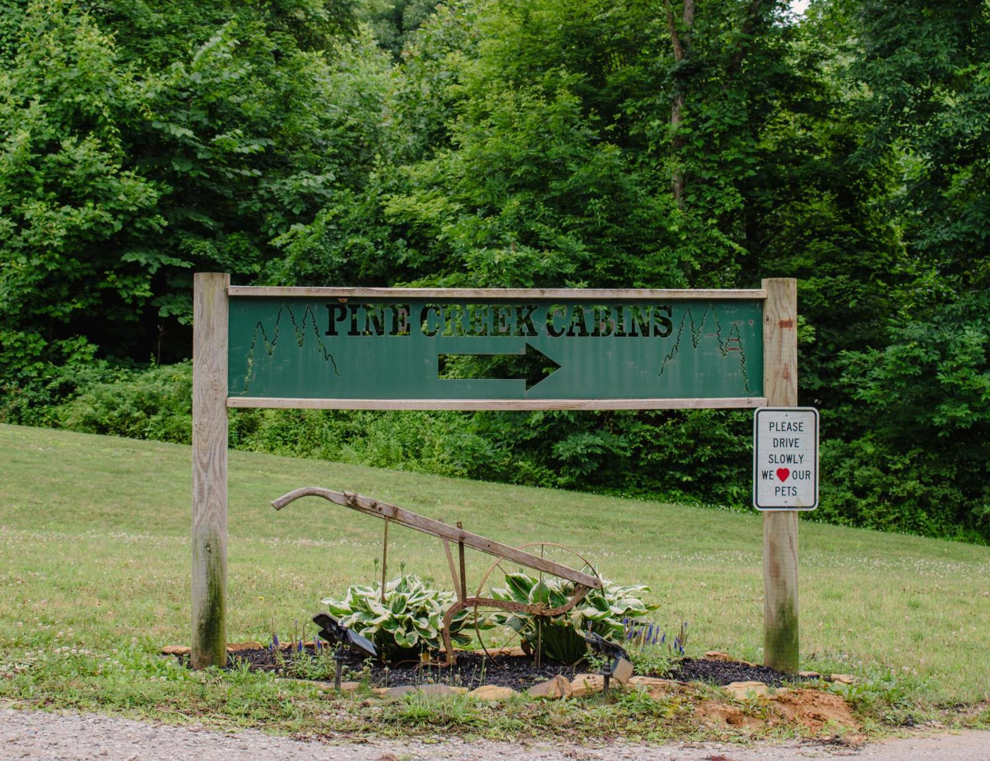Pine Creek Cabins & Camping Resort South Bloomingville Exteriör bild